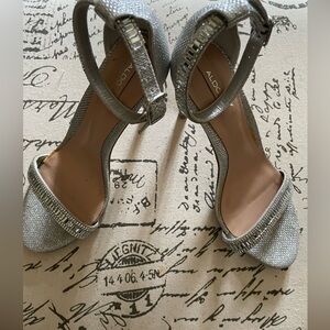 ALDO Sevoredia silver&sparkly  wedding sandals/heels Sz 6.5